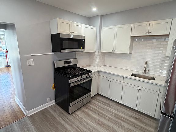 4th image of 230 S Davis Ave APT A