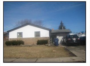 8942 Sandra Ln, Hickory Hills, IL