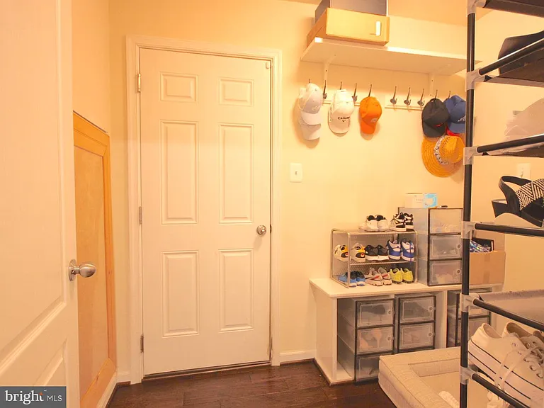 7221 Greenfitch Way — Photo 9