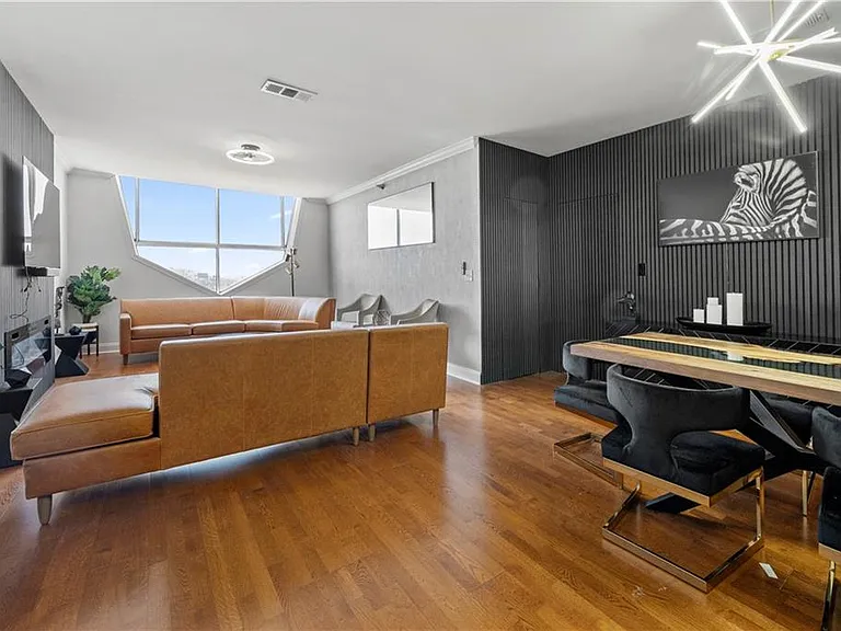2479 Peachtree Rd NE #1801 — Photo 3