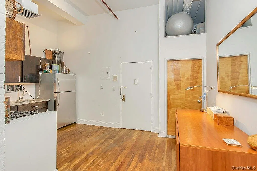 Studio, 1.0 bath, 660 sqft, $2,300 — Photo 3