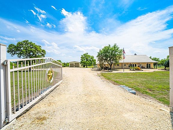 3rd image of 210 Harvest Ln