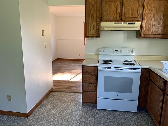 2nd image of 812 Waskin Dr