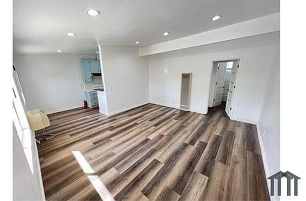 Building Photo - 5550 Denny Ave #203