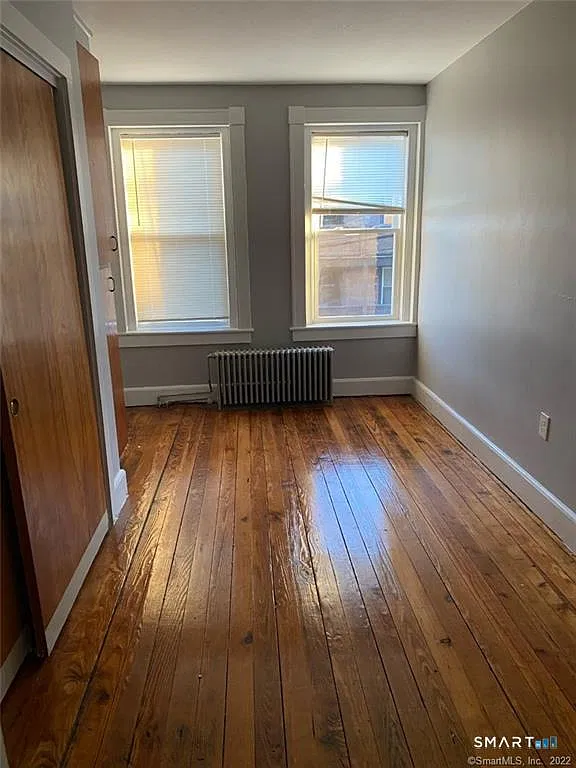 4 bed, 1.0 bath, 1000 sqft, $1,500 — Photo 4