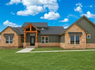 140 Sunset Dr, La Vernia, TX 78121