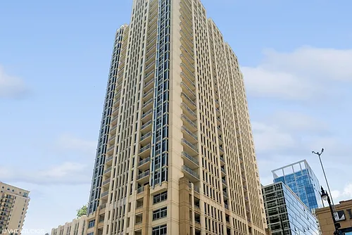 1400 S Michigan Ave Photo 1
