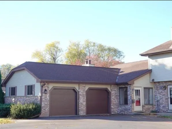 890 Bishop Ct, Fond Du Lac, WI 54935