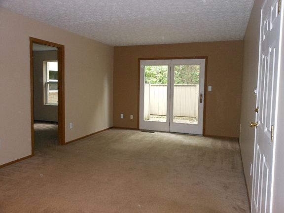 3rd image of 155 S Westmoor Ave APT H