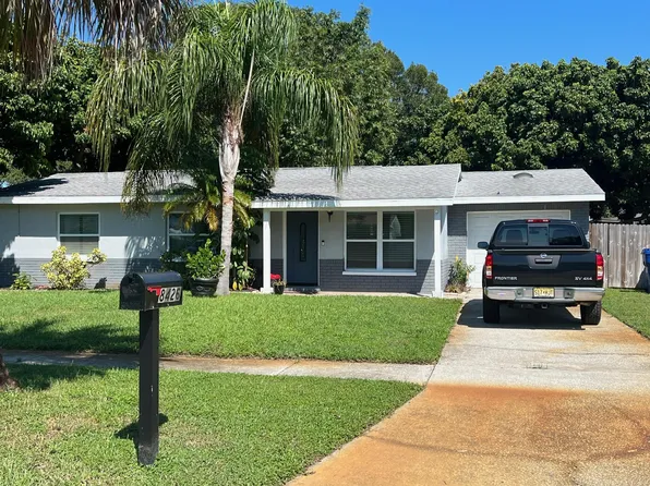 8426 Lantana Dr, Seminole, FL 33777