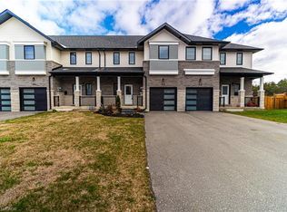 44 Lahey Cres, Penetanguishene, ON L9M 0W1