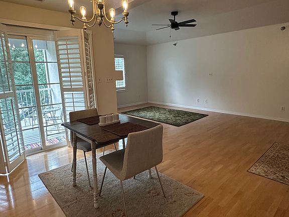 Open concept dining area & living room