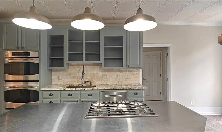 7070 Derby Ct — Photo 3