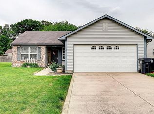 1230 Lynnwood Dr, Anderson, IN 46012