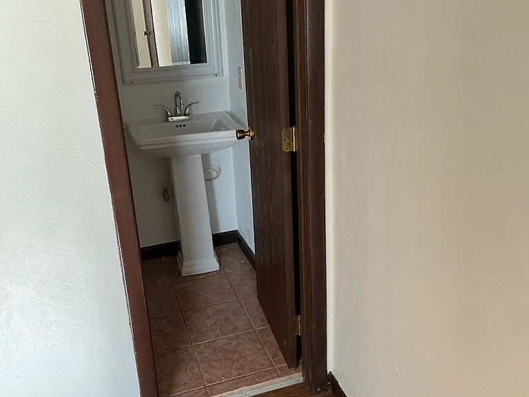 apt in Cross Lanes — Photo 35