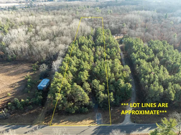 1018 S Walnut Ave, White Cloud, MI 49349