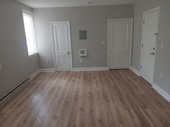 3rd image of 125 E Bettlewood Ave APT 3