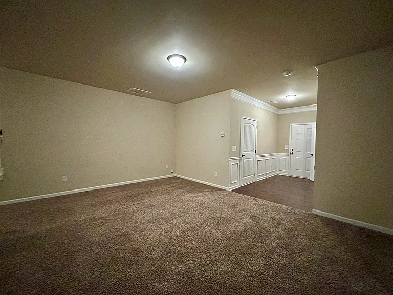 690 Oakside Pl — Photo 6