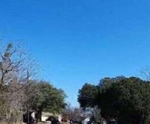 Exterior Neighborhood (street photo)