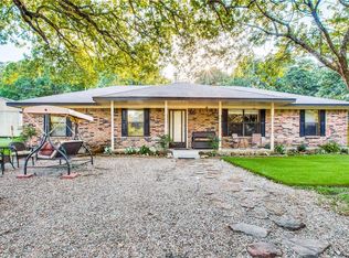 823 Woodbine Estates Rd, Gainesville, TX 76240