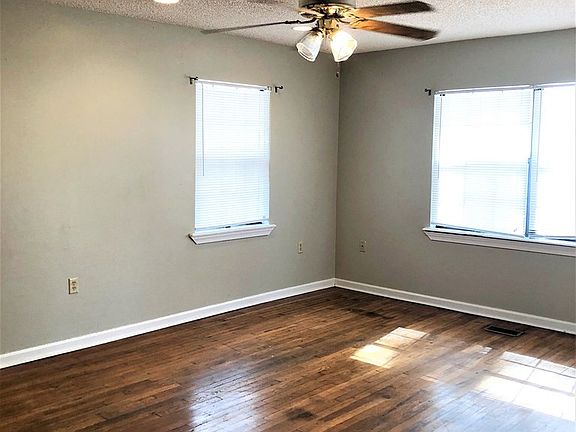 3rd image of 2388 Smith St