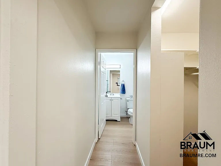 4404 Stern Ave — Photo 28