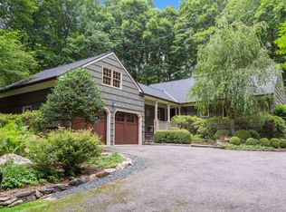 40 Brandon Dr, Mount Kisco, NY 10549