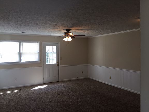 4th image of 107 Haverstraw Ct