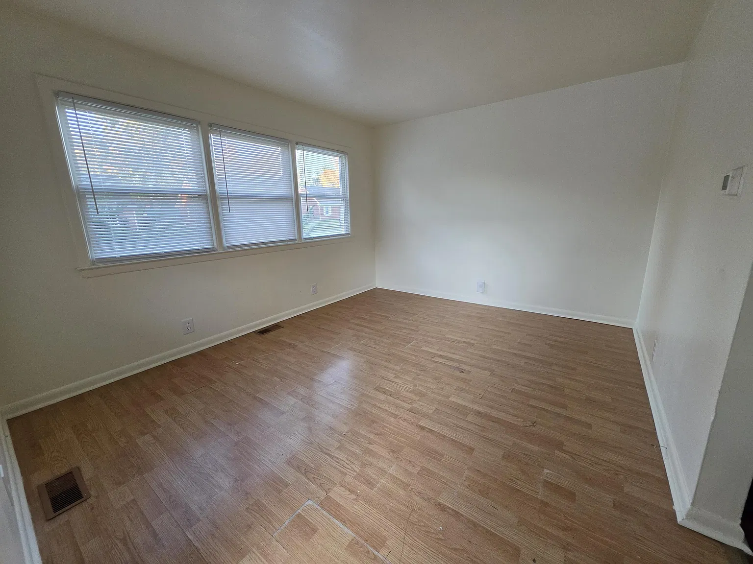 1 bed, 1.0 bath, 600 sqft, $695 — Photo 3
