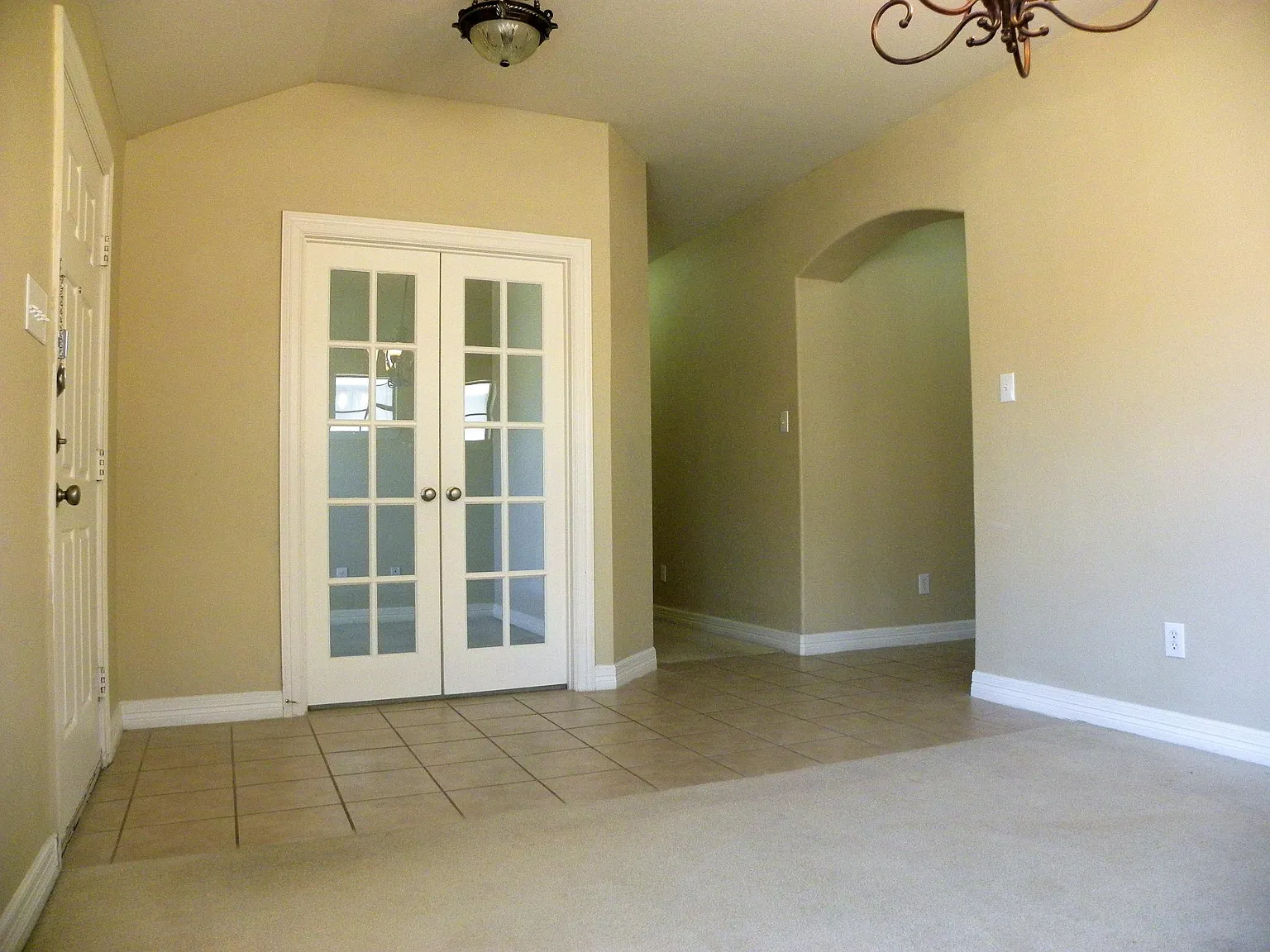 4 bed, 1932 sqft, $2,450 — Photo 2