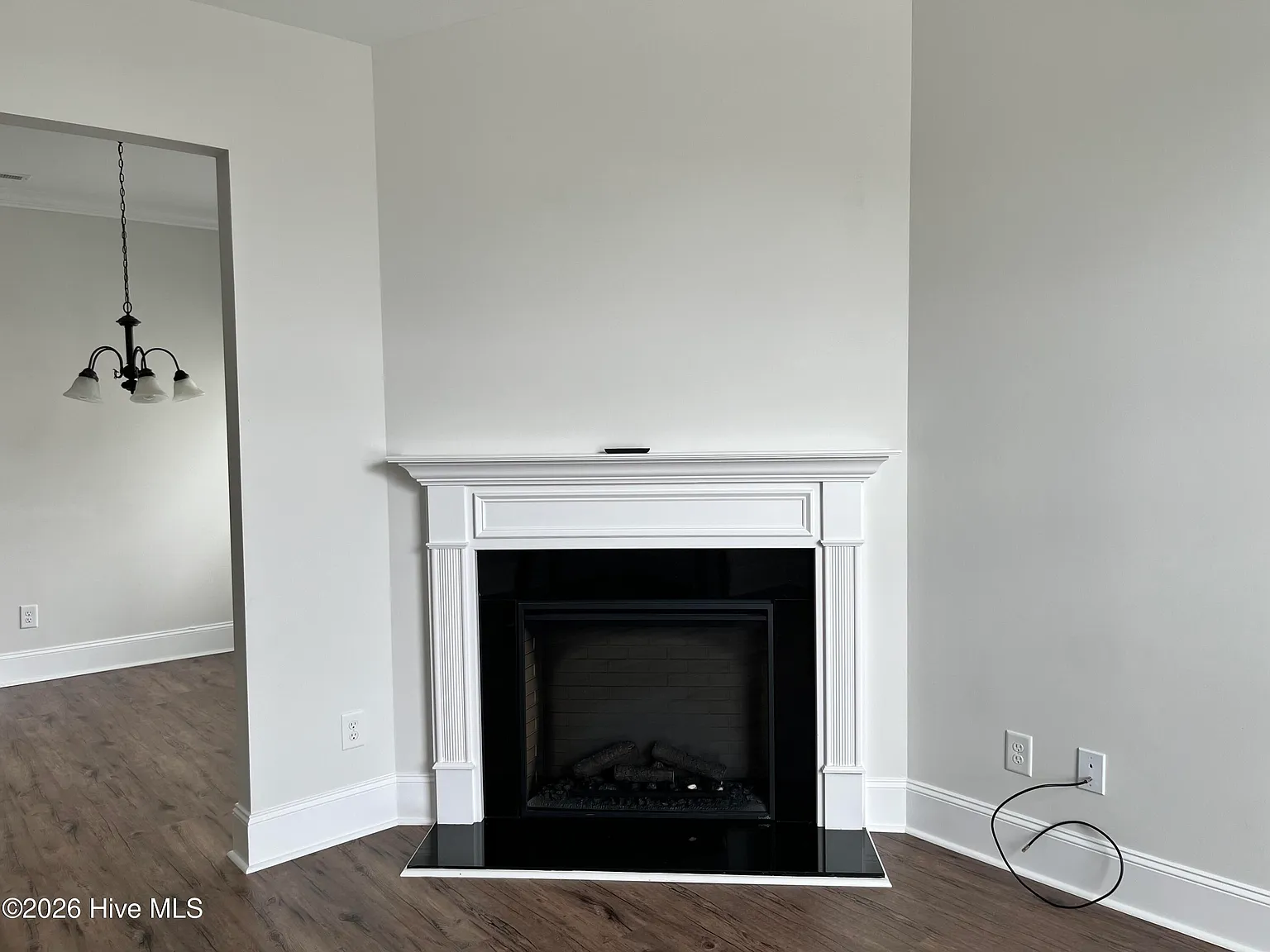 3 bed, 2.0 bath, 1400 sqft, $1,750 — Photo 2