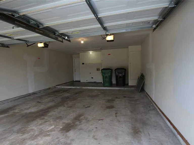 605 Elder Way — Photo 25