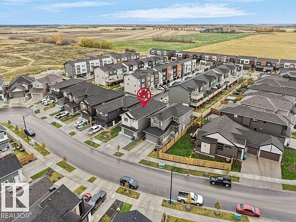 3rd image of 92 Edgefield Way