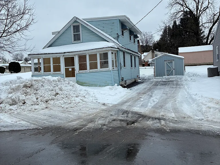 305 Calder Ave — Photo 1
