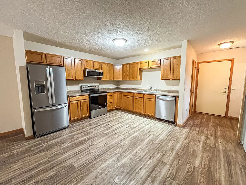 1627D Gunston Dr