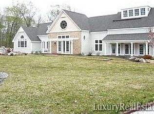 3 Bradley St, Stonington, CT 06378