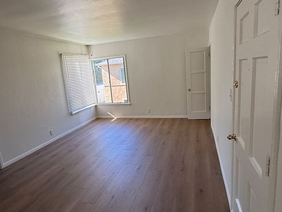 4th image of 4122 W Toluca Lake Ave #4124-1/2