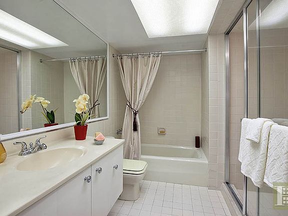 4th image of 177 E 79th St APT 3