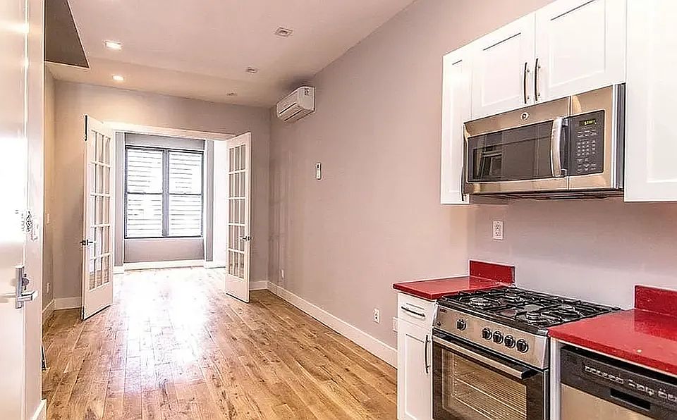 1st image of 184 Suydam St #202