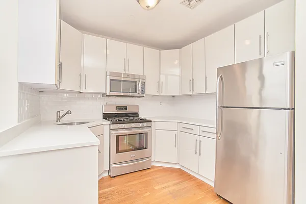 Rented by Living New York | media 17