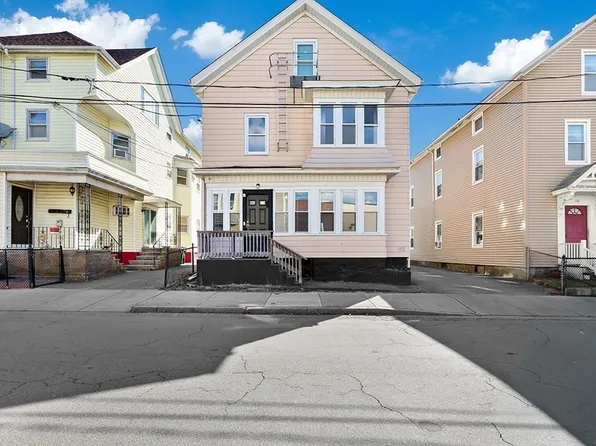 90 Quequechan St, Fall River, MA 02723