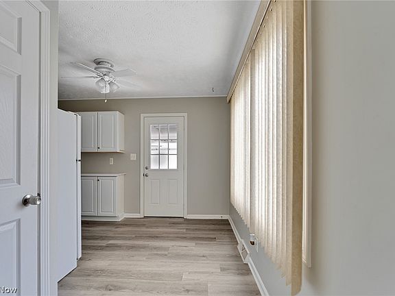 5th image of 43 Erskine Ave