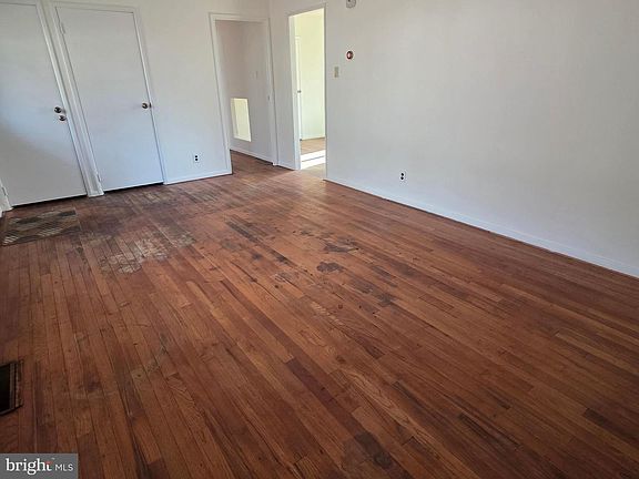 5th image of 60 Cedar Dr