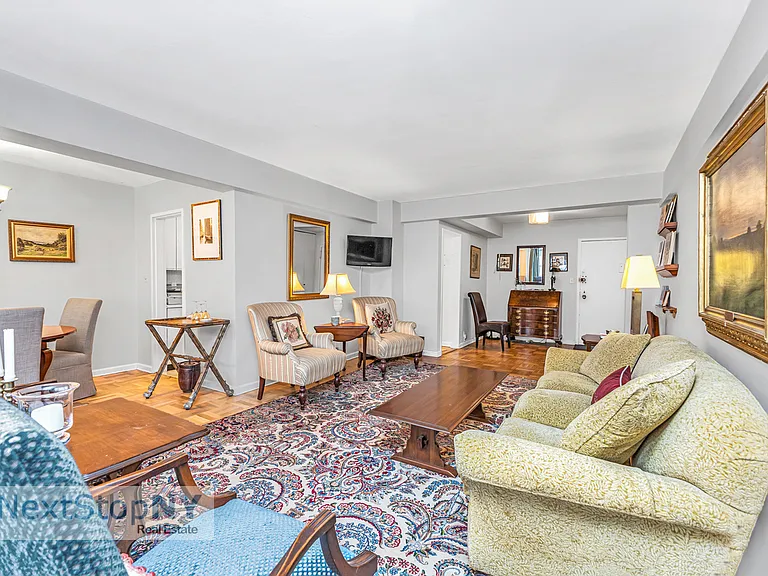 345 E 56th St #2F — Photo 3