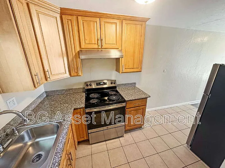102 Avian Dr — Photo 2