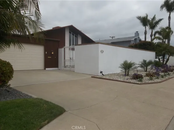 9441 Candlewood Dr, Huntington Beach, CA 92646