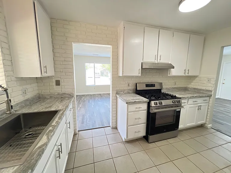 10917 Cave Ave — Photo 9