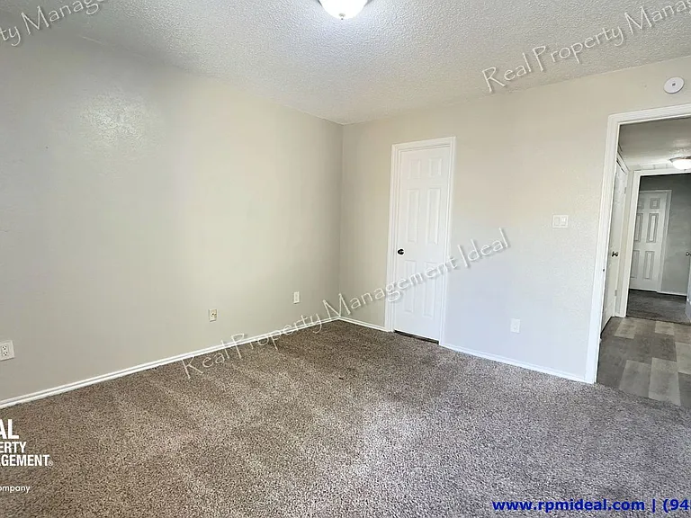 9601 Forest Ln #323 — Photo 19