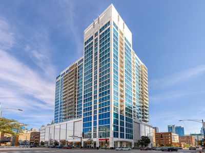 757 N Orleans St APT 1612, Chicago, IL, 60610