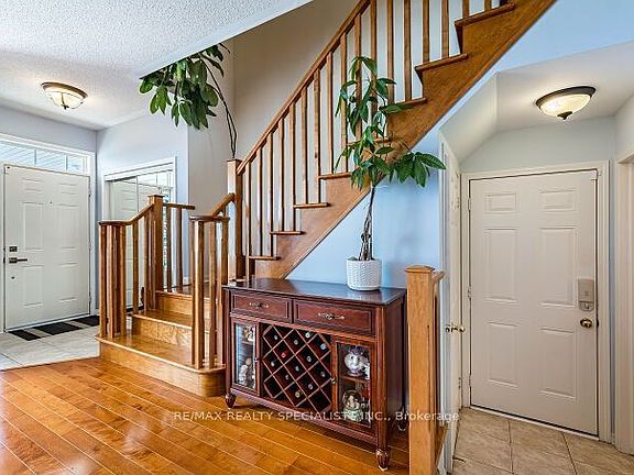 5th image of 154 Valleyway Dr